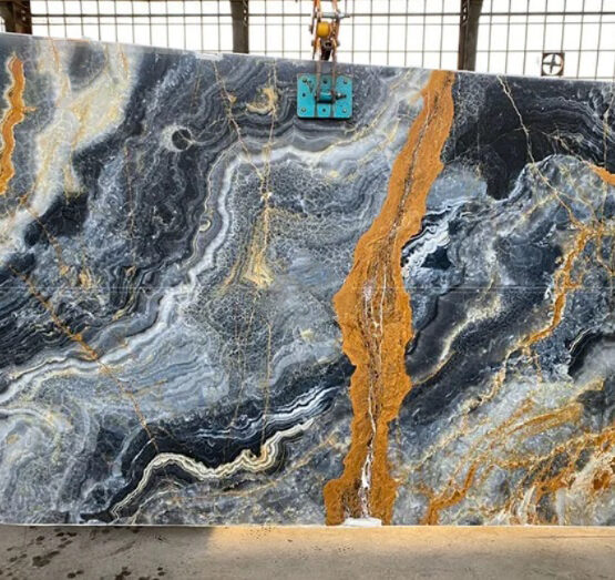 blue onyx slab 4 555x523